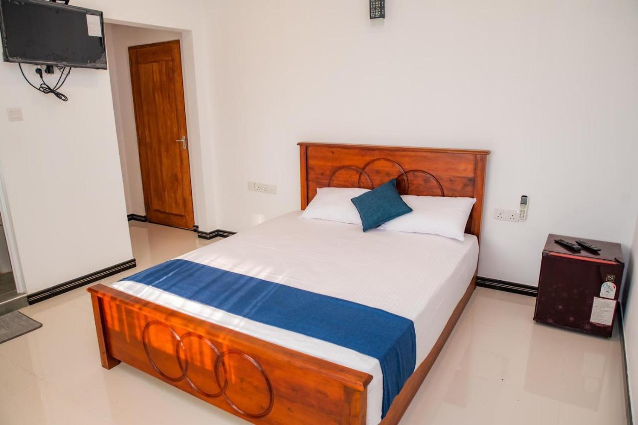 Sky Edge Homestay Канді Екстер'єр фото