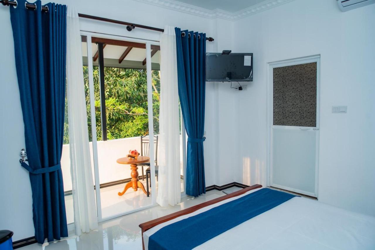 Sky Edge Homestay Канді Екстер'єр фото